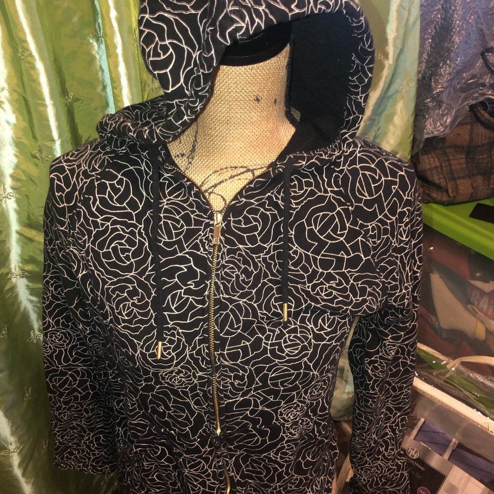 Bundle of 2items floral zip up&h&m cardigan💋